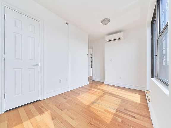 4th image of 331 E 9th St #P