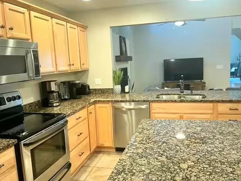 106 N Buffalo St #302 — Photo 6