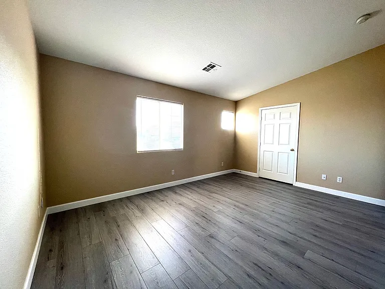 5555 Leaning Oak Ave — Photo 24