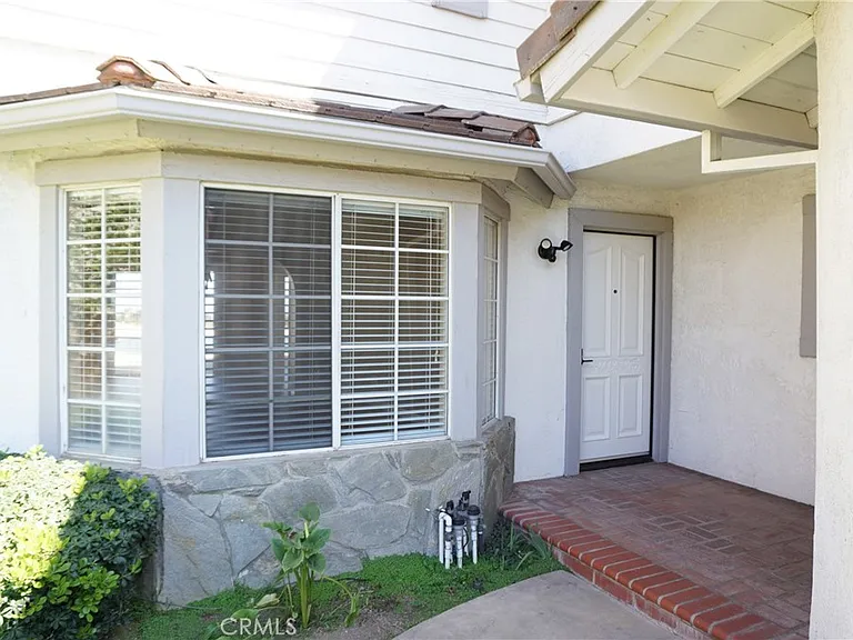 19584 Shadow Glen Cir — Photo 3