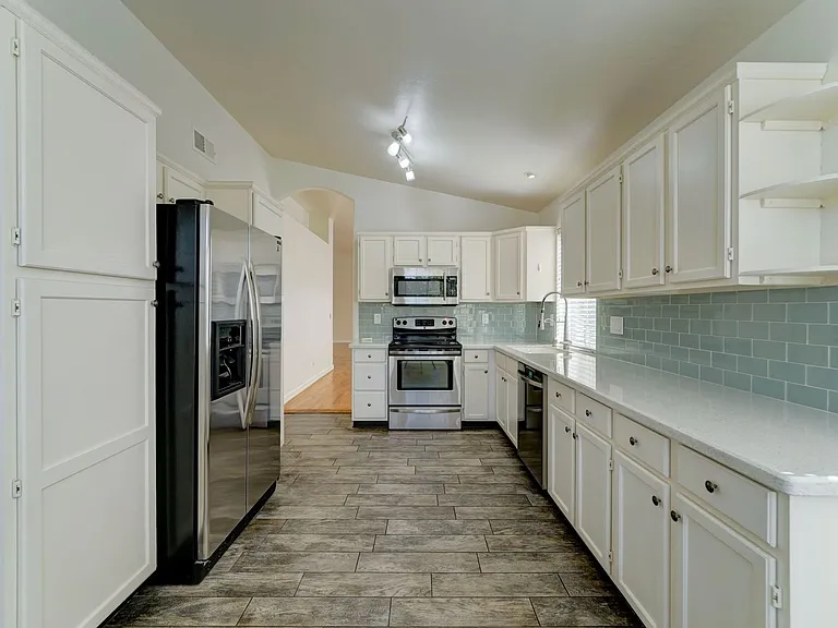 2014 E Glenhaven Dr — Photo 11