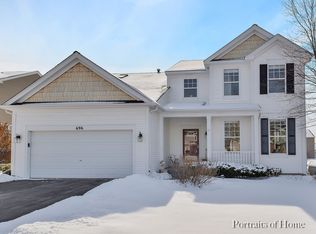 696 Stewart Ave, North Aurora, IL 60542