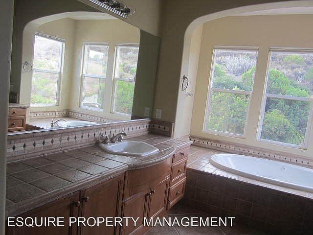1st image of 2342 Mountain Crest Cir