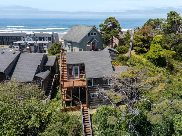 523 NW Highway 101, Lincoln City, OR 97367