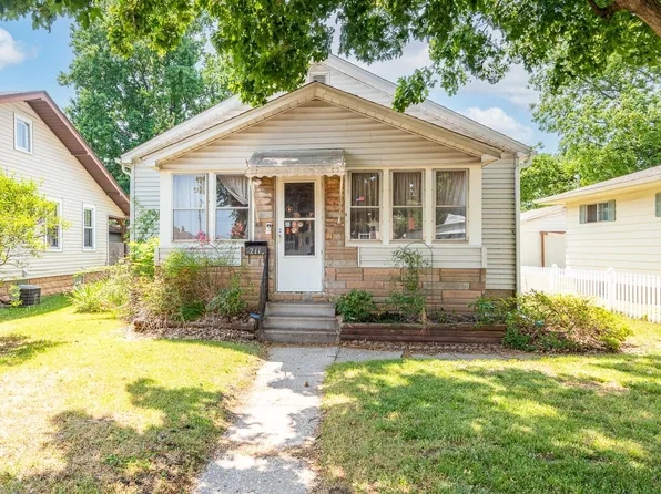 211 Washington Ave, East Alton, IL 62024