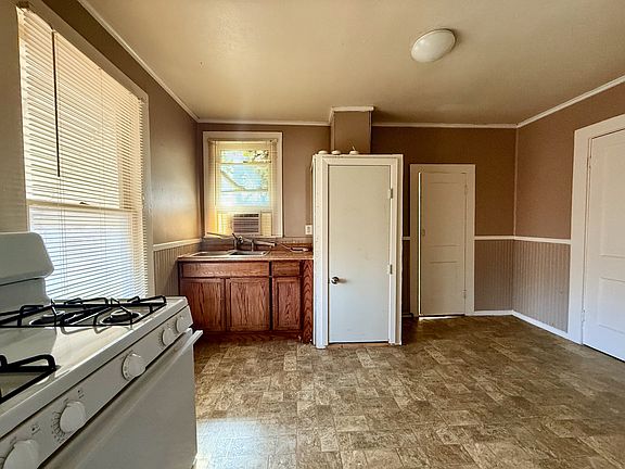 5th image of 3100 Avenue G #200