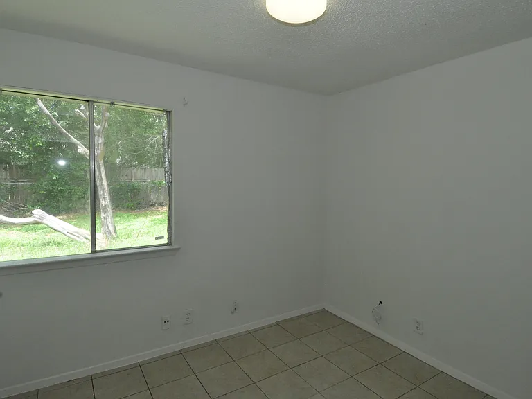 10612 Topperwein Dr #B — Photo 9