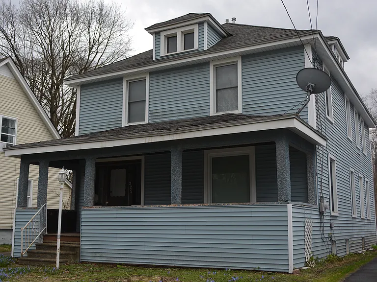225 Thieme Pl — Photo 5