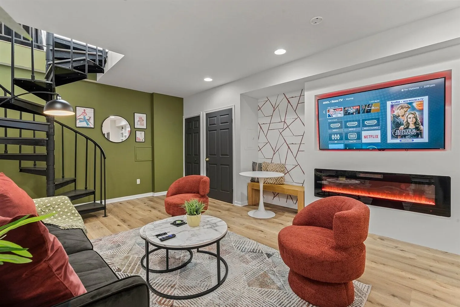 2 bed, 1.0 bath, $5,225 — Photo 3