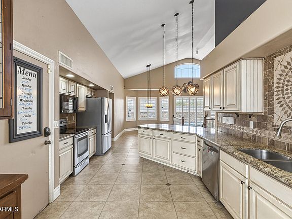 3rd image of 3052 E NORA Street