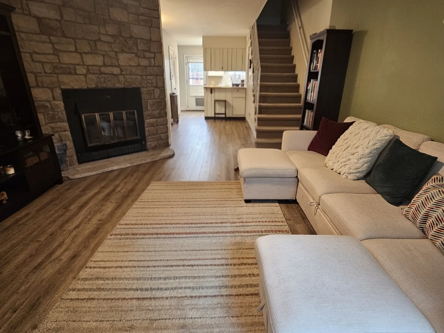 2 bed, 1.5 bath, 1036 sqft, $2,400 — Photo 3