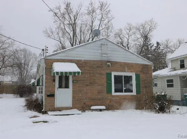 684 Maple St, Mount Morris, MI 48458