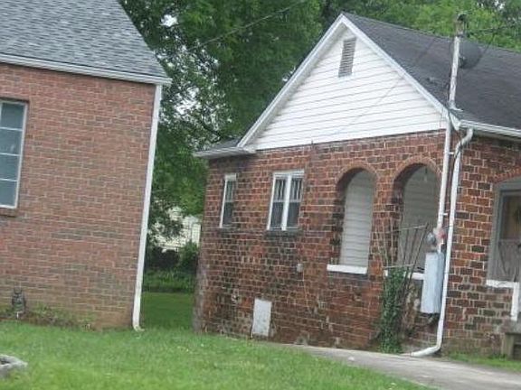 2nd image of 3940 Alma Ave