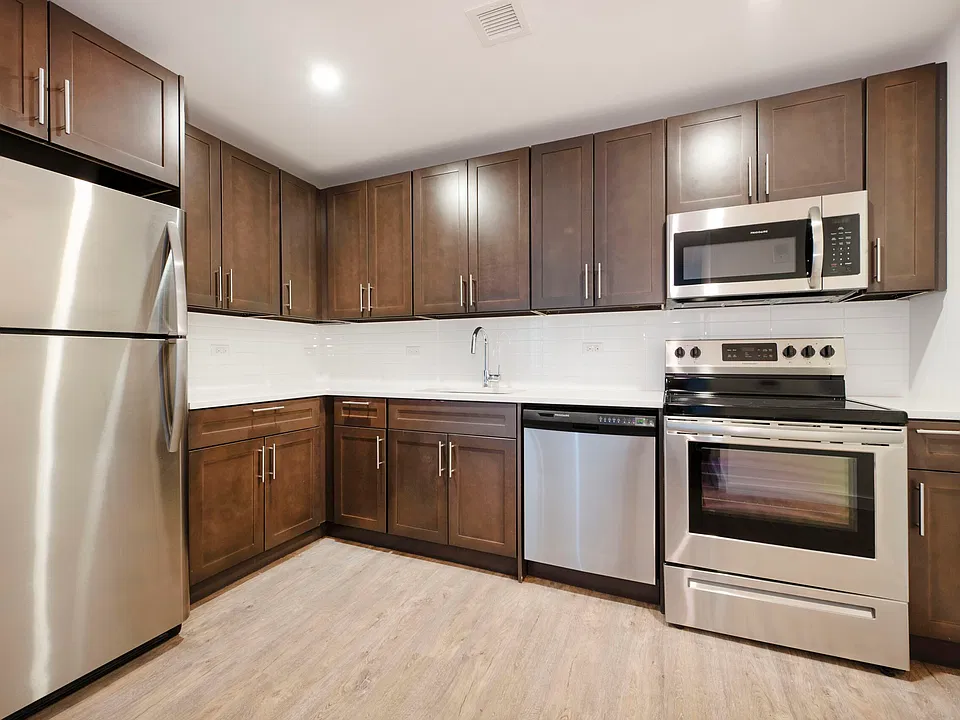 425 W 18th St #11H