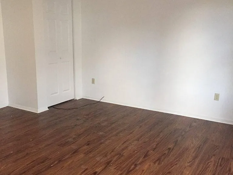 128 S 20th St #1 — Photo 7