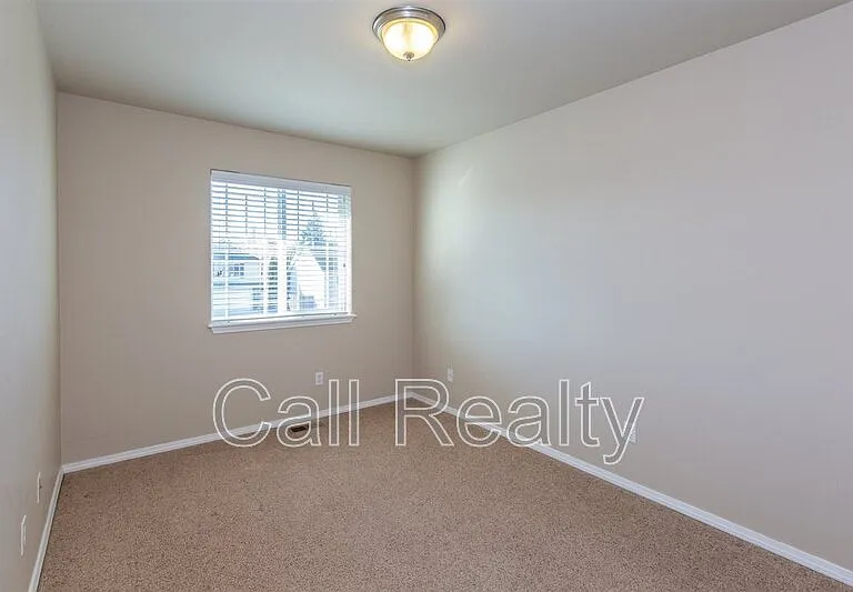 1814 N Arc St — Photo 11