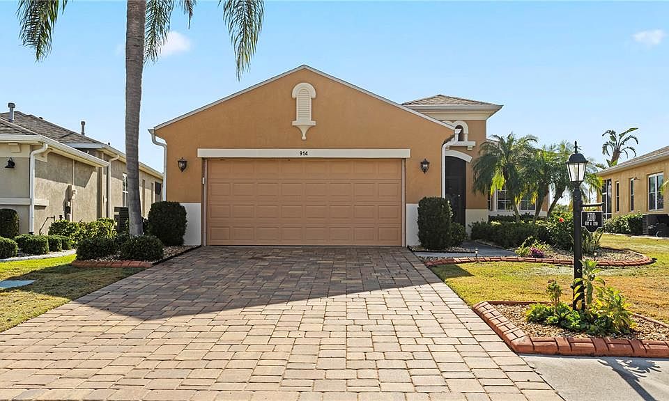 1st image of 914 Regal Manor Way
