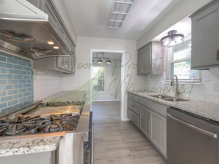 11913 Sycamore Ave — Photo 24
