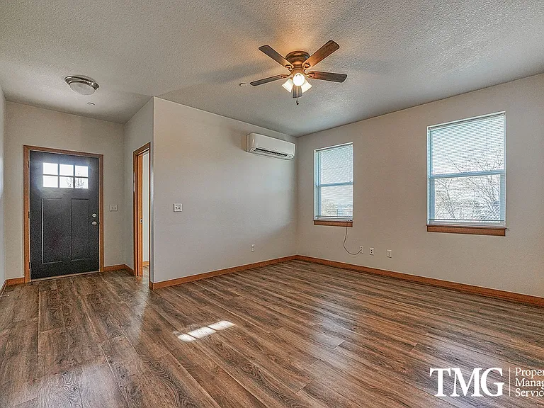 3251 Lewis Ln — Photo 4