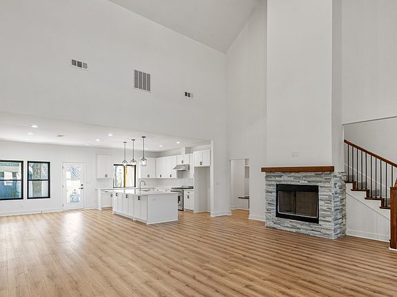 5th image of 649 Enchanted Isles Dr