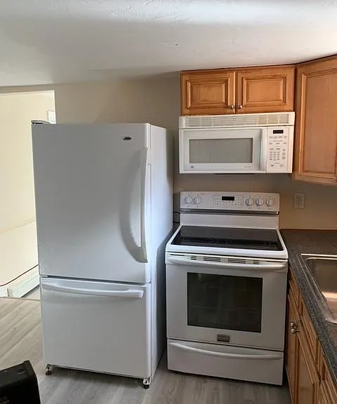 15 Forest Ave #1 — Photo 4