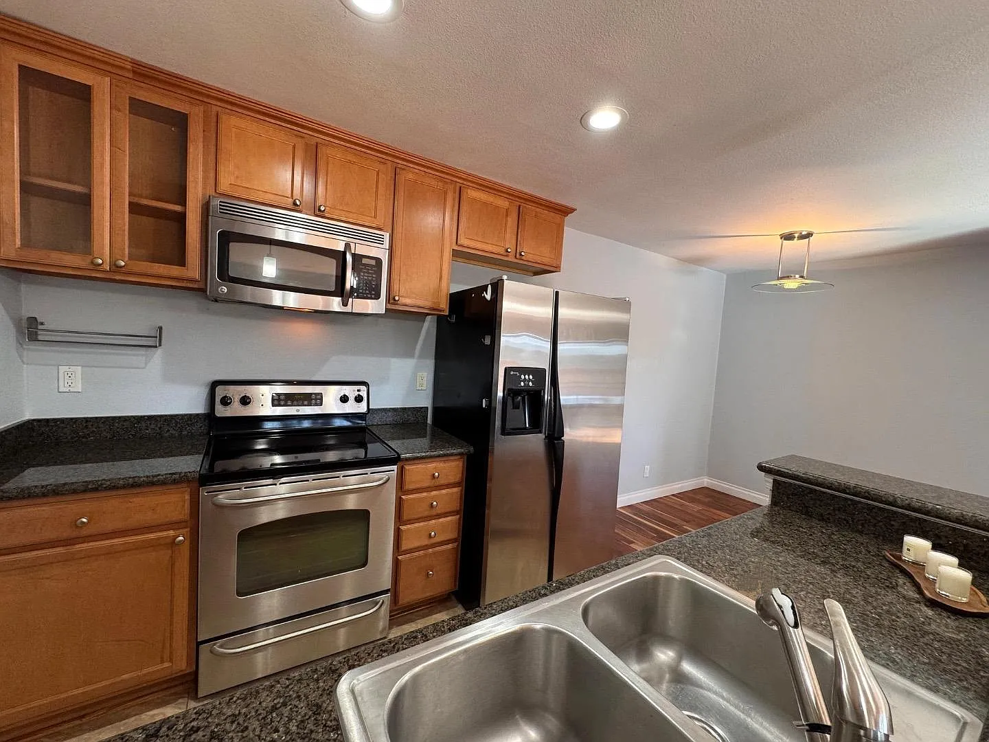 1 bed, 676 sqft, $2,950 — Photo 4