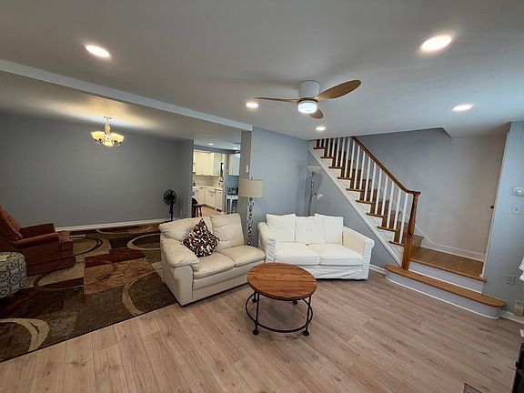 5th image of 9405 Evans St