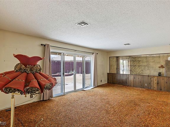 5th image of 3501 Venice Dr