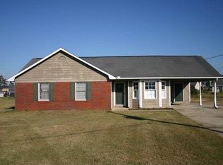 8 Blackberry Ct, Fort Mitchell, AL 36856