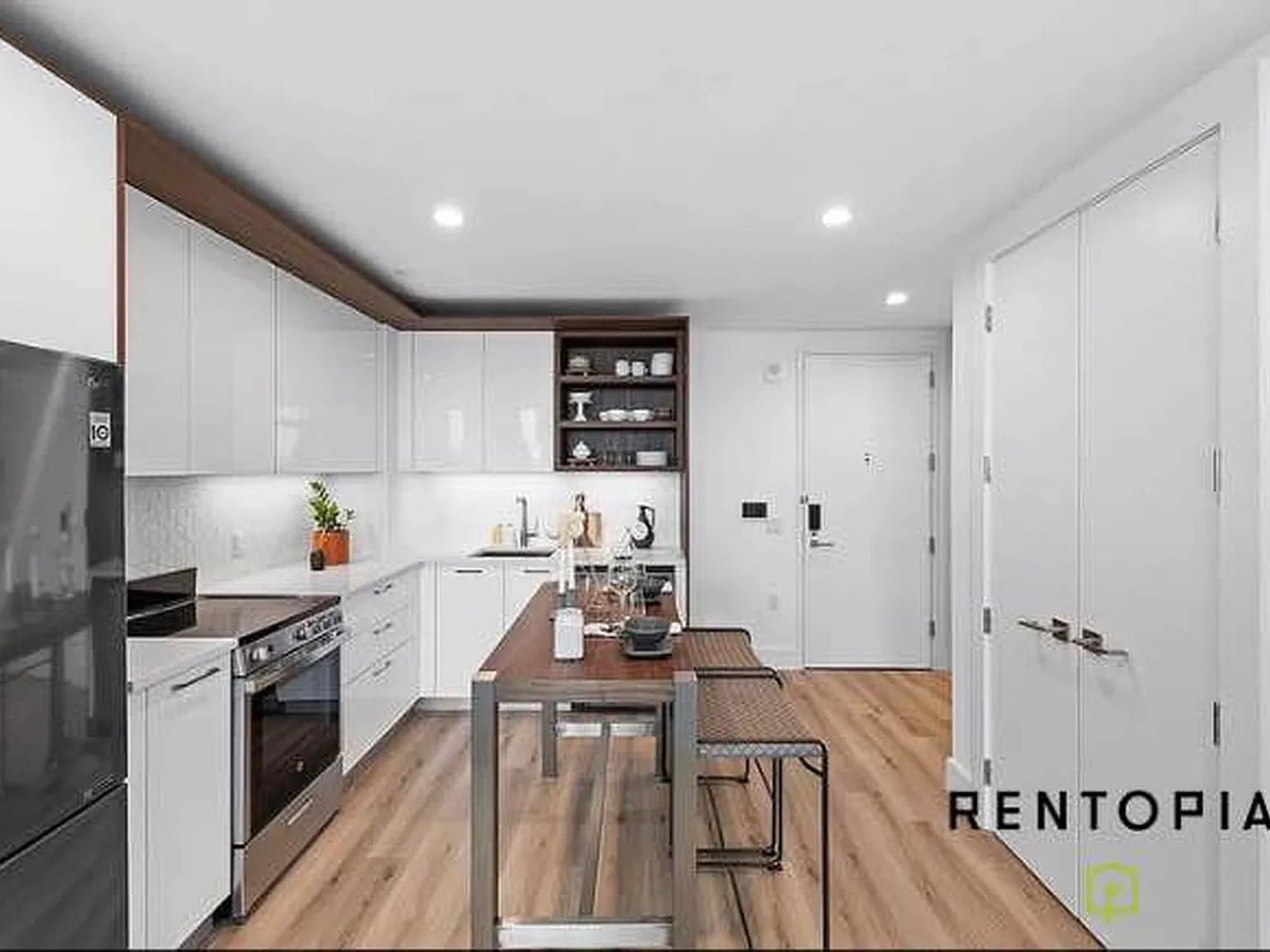 224 East 135th Street — Photo 2