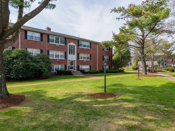 4 Tara Dr Unit 9, Weymouth, MA 02188