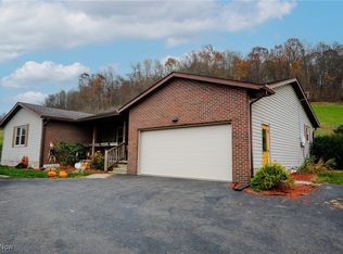 1303 Barnhill Rd SE, New Philadelphia, OH 44663