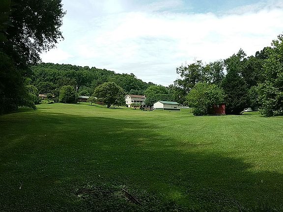 4th image of Auburn Park Dr