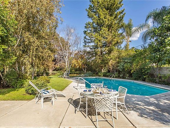3rd image of 5854 Hillview Park Ave