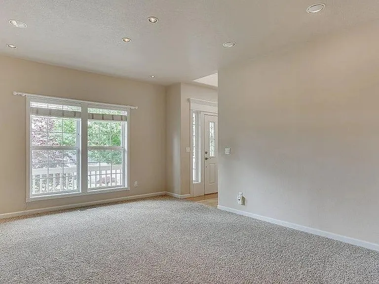 16541 NW Graf St — Photo 11