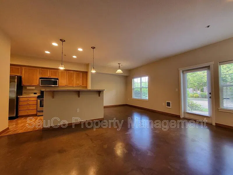 1 bed, 1.0 bath, 793 sqft, $1,595 — Photo 4