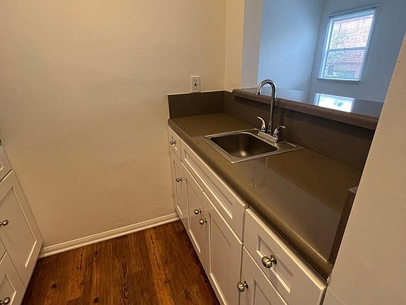 3rd image of 4365 Sunset Dr #4365