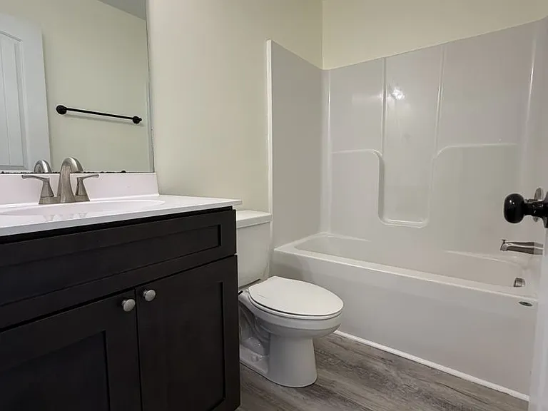 302 E Franck St — Photo 28