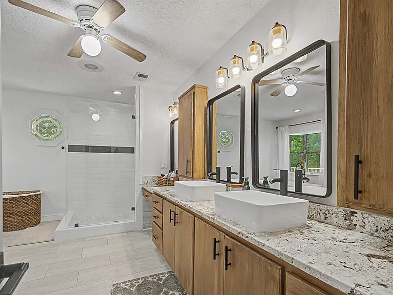 4596 Bayside Dr — Photo 14
