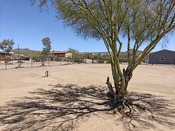 4th image of 2417 W ROUGHRIDER Road
