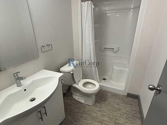 4th image of 259 Sunview St #258B