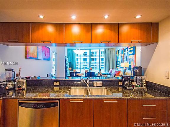 3rd image of 1800 N Bayshore Dr APT 514