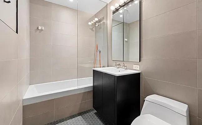 Rented by R New York | media 6