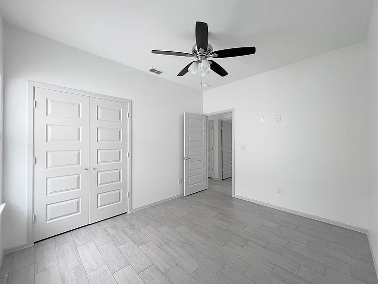 1304 Shavano Dr — Photo 15