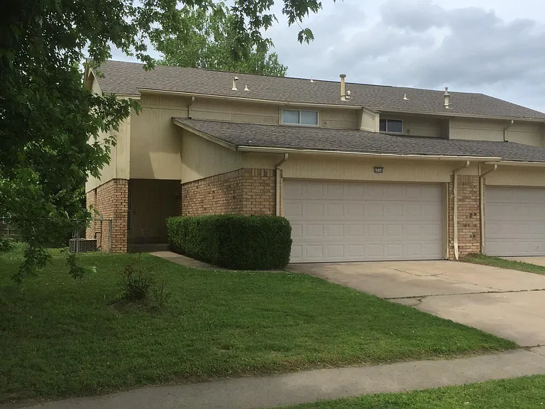 2314 W Galveston St — Photo 1