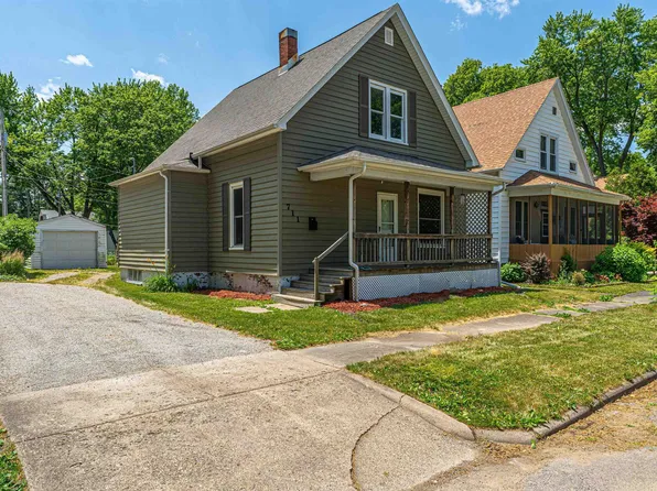 711 Lincoln Ave, Lincoln, IL 62656