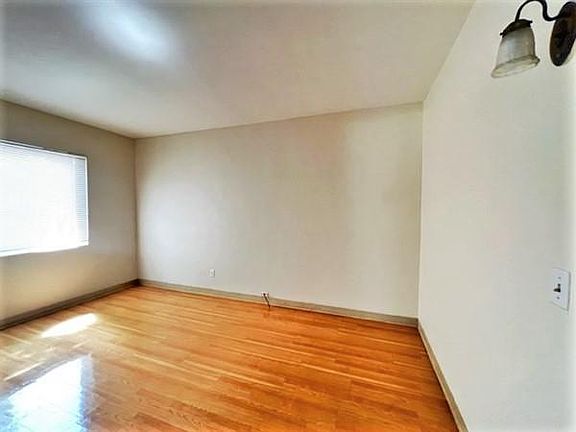 4th image of 333 E Carrillo St #5