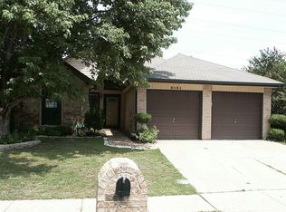 5031 Nocona Ln, Arlington, TX 76018
