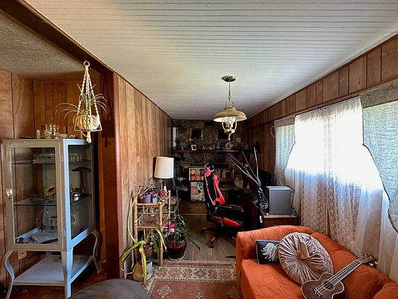 4th image of 315 W Pine Ave