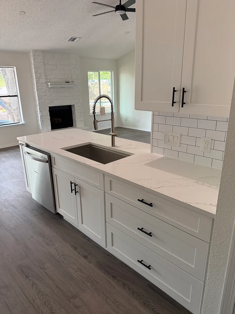 4 bed, 1400 sqft, $2,500 — Photo 4